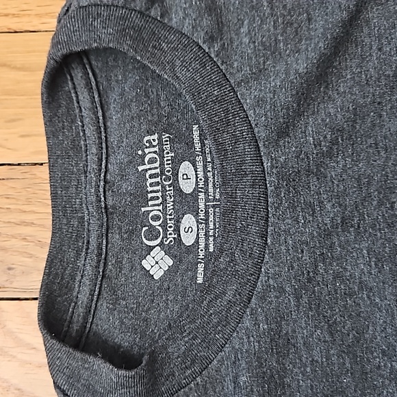 3/$15 Columbia PFG Graphic Dog Scenic View Tee Mens XS/S - Picture 3 of 3